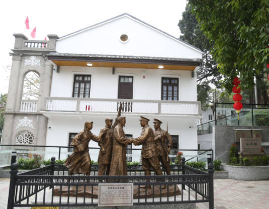 周二至周日,9:00-17:00,周一闭馆涵碧楼地址:潮州市西湖公园