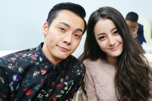 在感爱情上,陈伟霆是angelababy的初恋情人男友,与离了婚的阿sa经历了