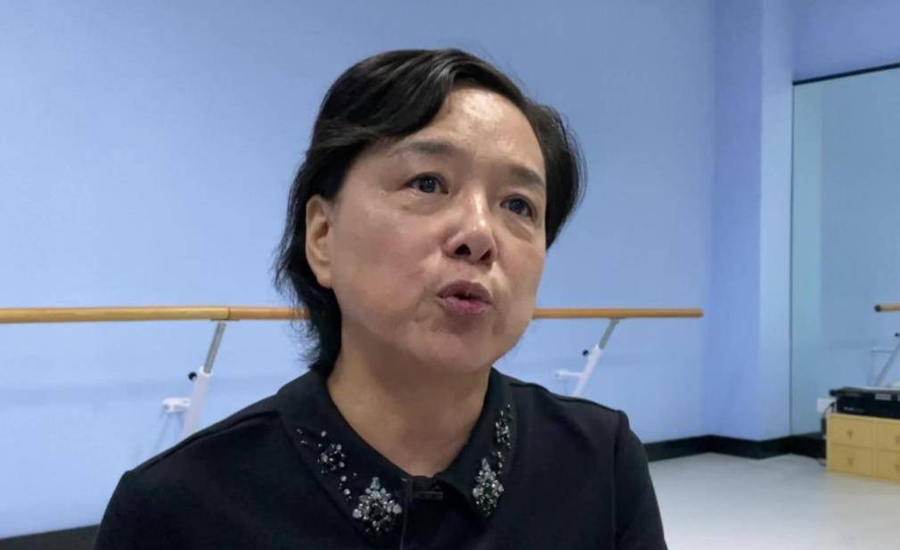 就在这时,她被著名教练史美琴相中,被引荐转至跳水项目