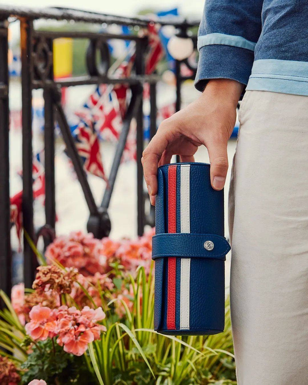 greenwich格林威治三枚手表卷融合了英国国旗的经典元素,经典高雅.