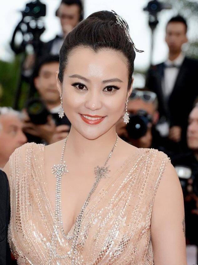 前任从邓超到李光洁到圈外前夫,她貌美如花却情路坎坷_男子_因为_角色