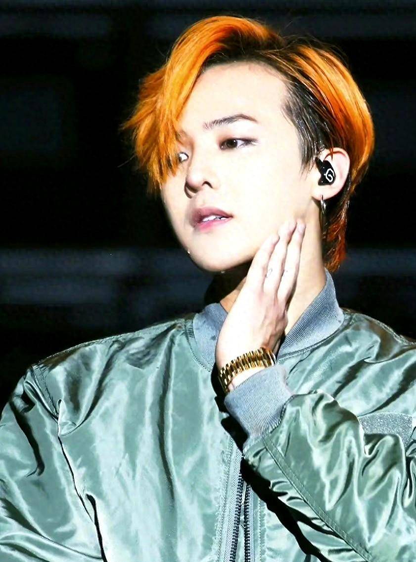 权志龙吸毒被爆,曾是angelababy偶像,杜海涛还向其下跪!