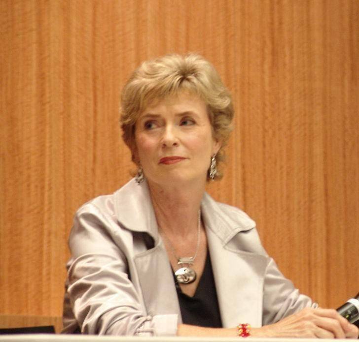 原创1973年,李小龙猝死在丁佩床上,留下的一众妻儿现状如何?