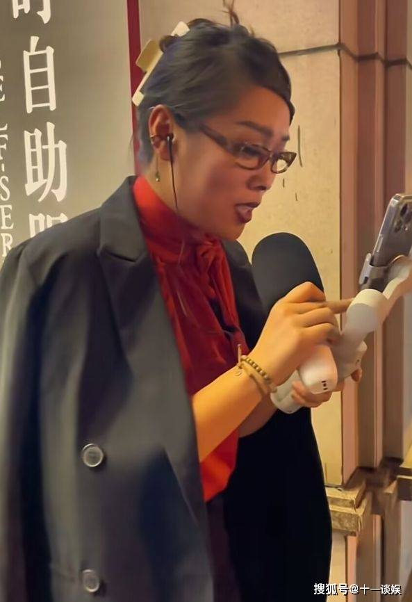 网红这英cos那英,cos李佳琦在线玩梗_钟美美_网友_本人