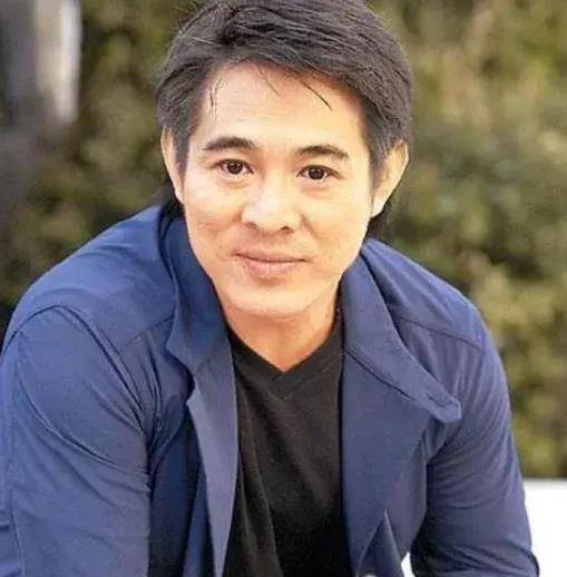 李连杰生平唯一与人比武较量,仅一招对方让口吐鲜血,对手是他_甄子丹