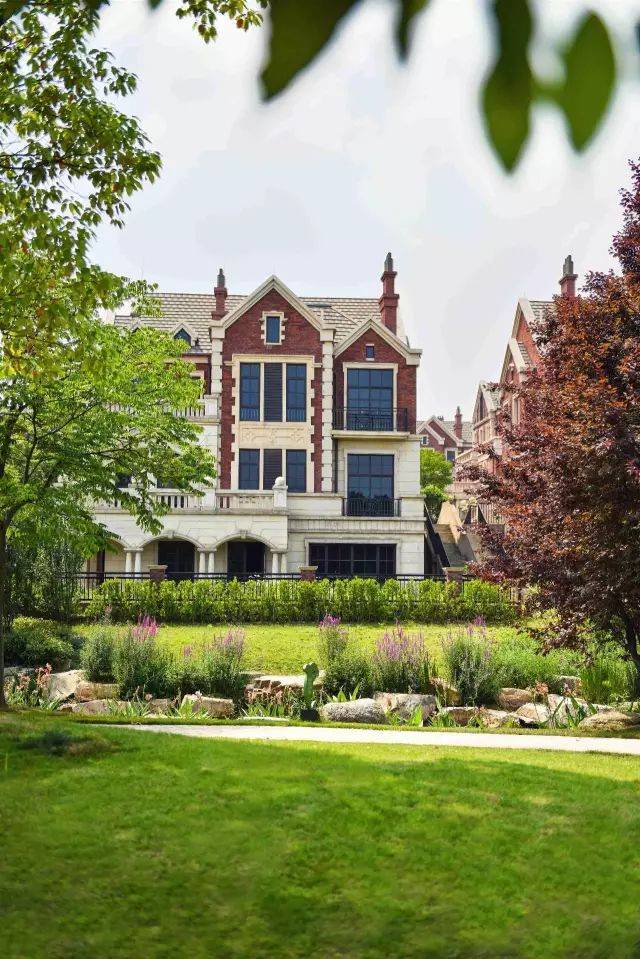 【首页】鹭山湖别墅旅游度假区售楼处电话【售楼中心】售楼处地址_24