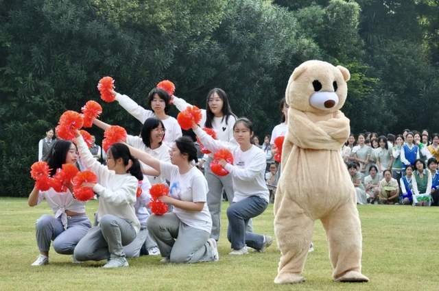 上海市第三女子中学2023学年秋季运动会隆重举行_比赛_班级_青春