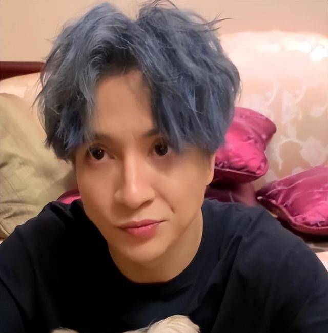 薛之谦很受欢迎,他和同一个人进出民政局三次!_高磊鑫_音乐_生活