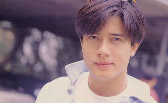 嫁给黄贯中后产女,48岁仍时尚动人_周星驰_郭富城_香港