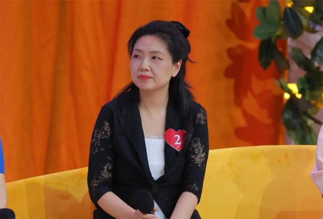 二号女嘉宾戴丹丹今年46岁,善良感性的她是一名涉外文化顾问.