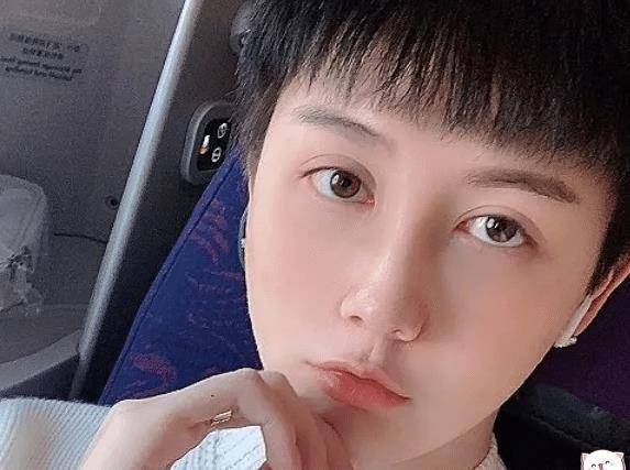 还记得整容成瘾的"蛇精男"刘梓晨吗?