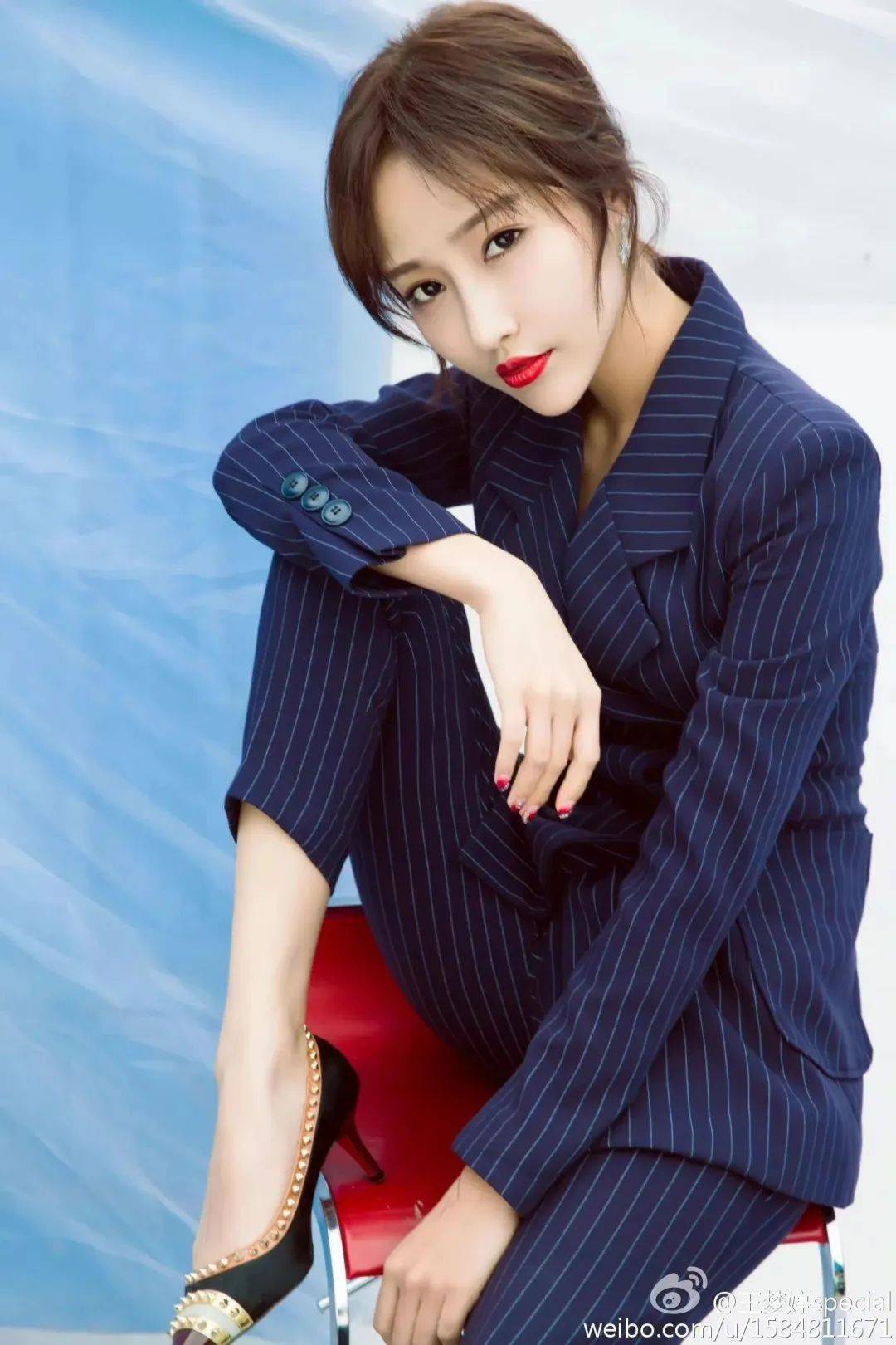 牌手故事 | 驰骋商界的美女牌手:百变天后王梦婷_麻将_竞技_行业