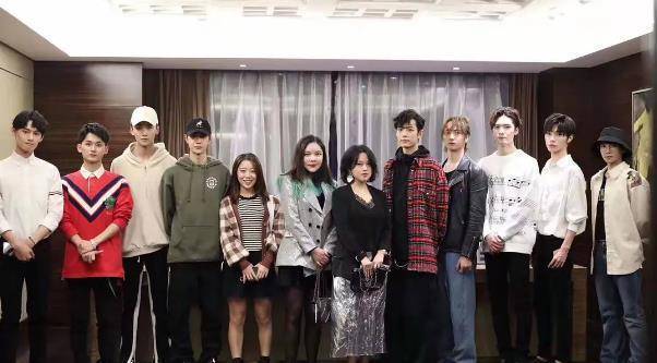 和王一博传绯闻,华谊千金帮她出头,家里破产的綦美合依然惹人羡_陈飞