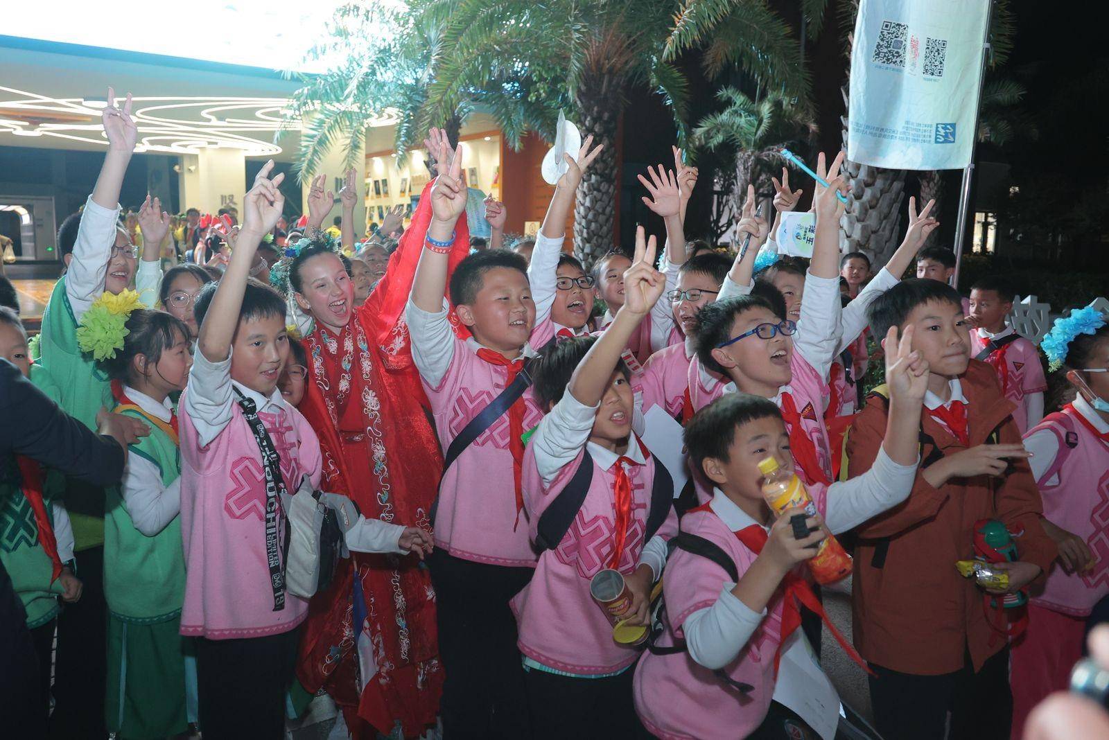 全球巅峰对决 第三届"汉语桥"世界小学生中文秀震撼收官_选手_中国