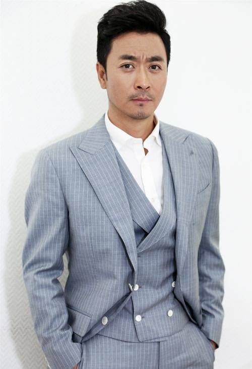 2021年2月1日,出演的《觉醒年代》播出,在剧中饰演邹永成.