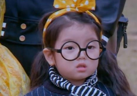 阿拉蕾如今的样子,浓浓的眼线,天真不再_孙红雷_小孩子_爸爸