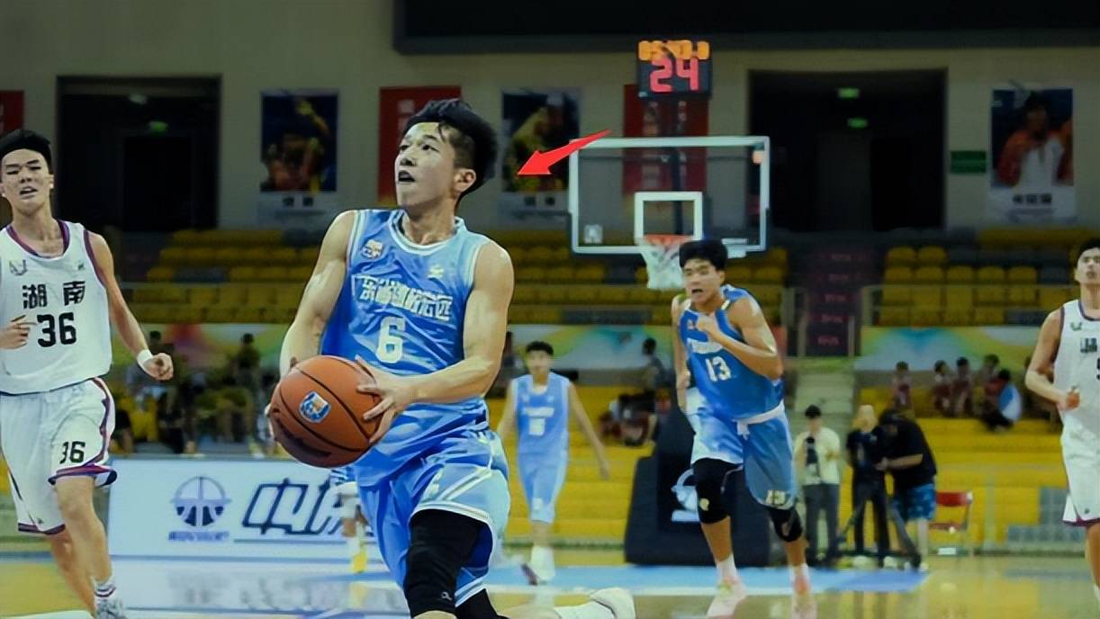 杨溢u17比赛获得mvp说到上梁不正下梁歪,也体现在广东宏远队队员的私