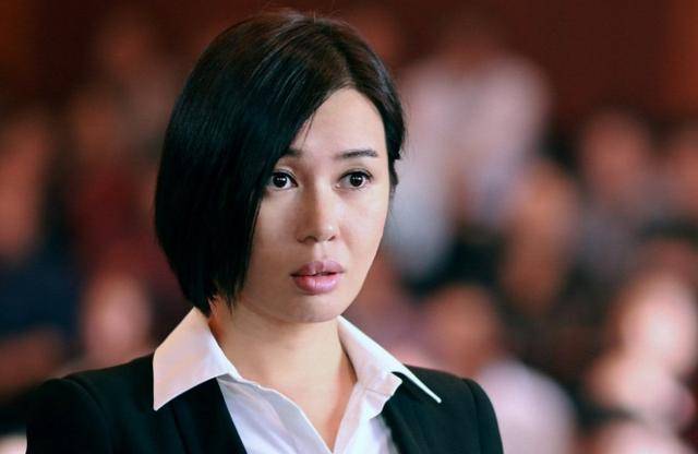 成就吴京,把黄渤吻到羞,和导演同居12年被抛弃,她终于破茧成蝶_余男