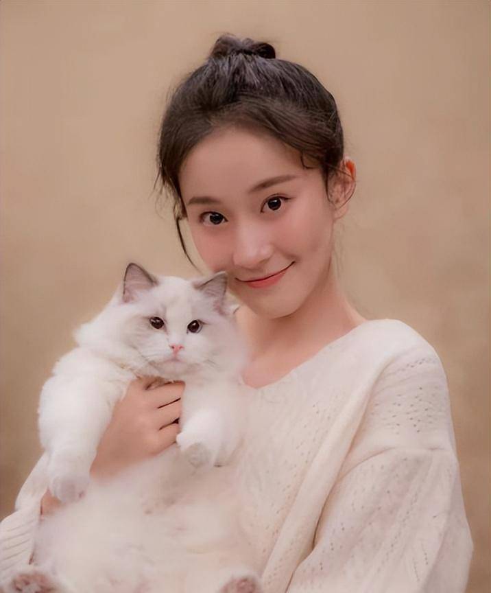 孙杨女子张豆豆:一张照片让她爆红,退役后婉拒娱乐圈转身当教练_孙杨