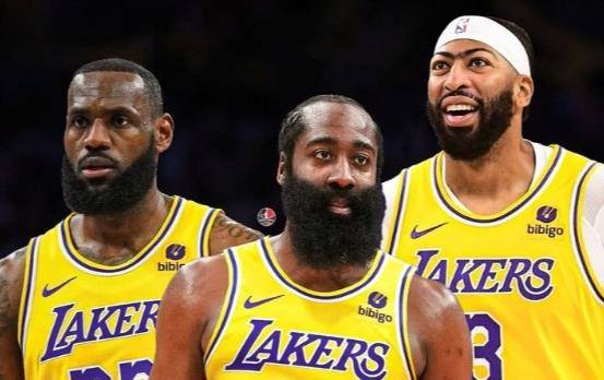 nbacentral这个设想并不是没有道理,湖人开赛阶段后卫线糟糕的表现