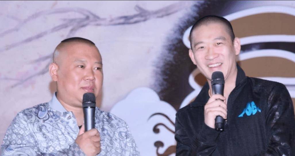 曹云金翻红,我总结为几点:1.打破垄断,让相声回归民间.
