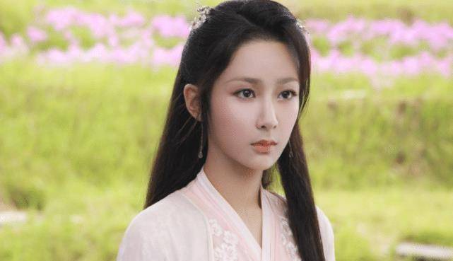 杨紫在《香蜜》的荡秋千是咋拍出来的?看到幕后花絮,笑到胃疼!