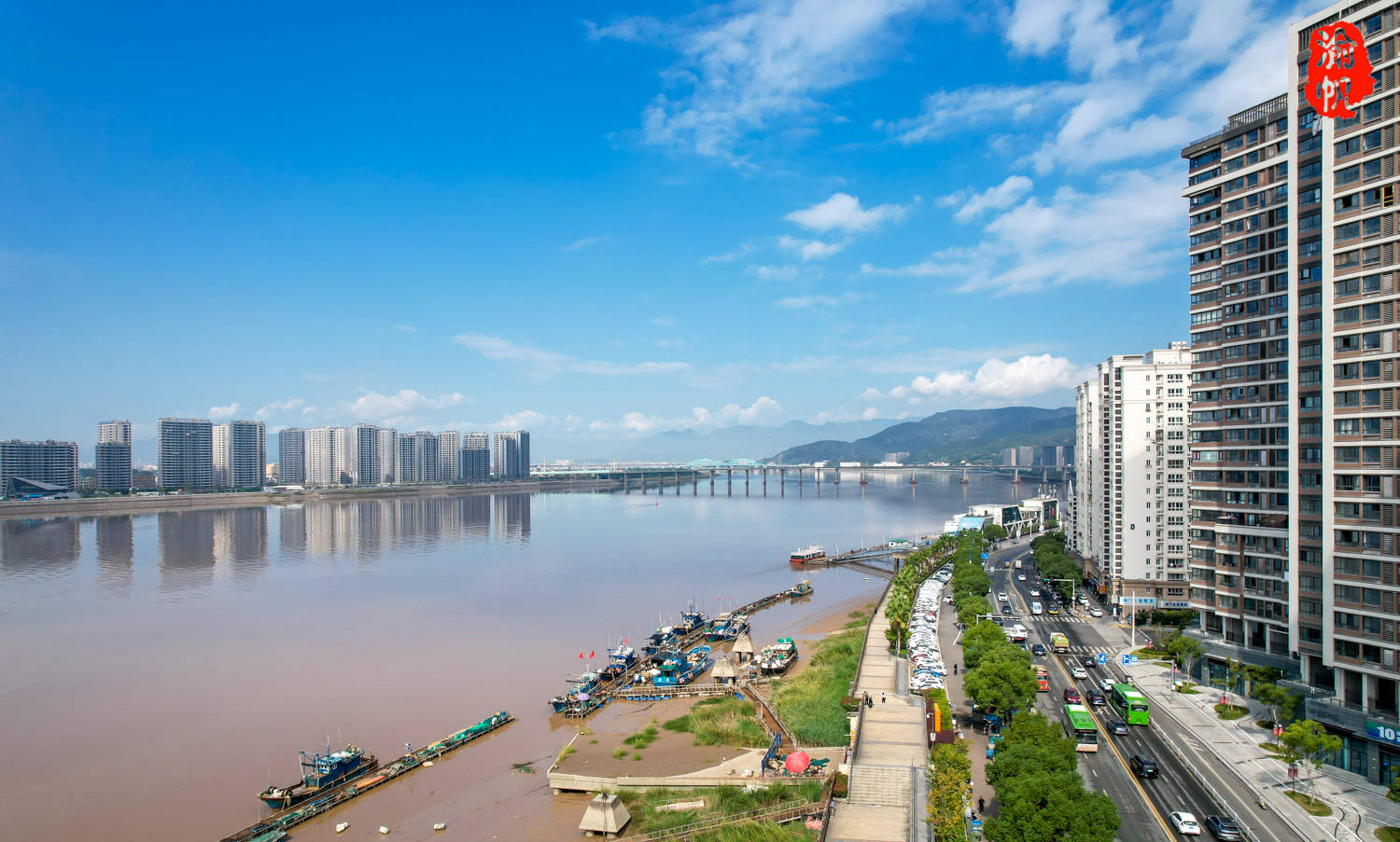 游走瑞安外滩,高楼林立车水马龙,城市繁华不逊中西部地级市