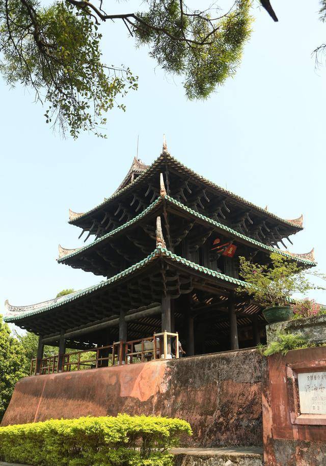 四大名楼之一真武阁,立柱悬空不挨地面,屹立400余年未倒塌_建筑_中国