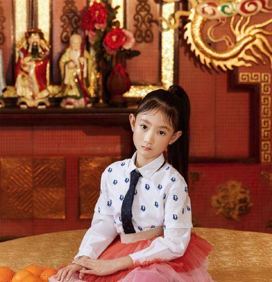 穿皮草惹争议,却被批太成熟不像小孩_奥利_孩子_明星