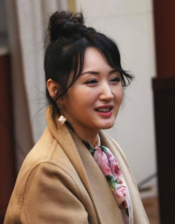 "不老女神风韵犹存"是假的,从林心如到蒋勤勤,生图精修反差大_杨钰莹