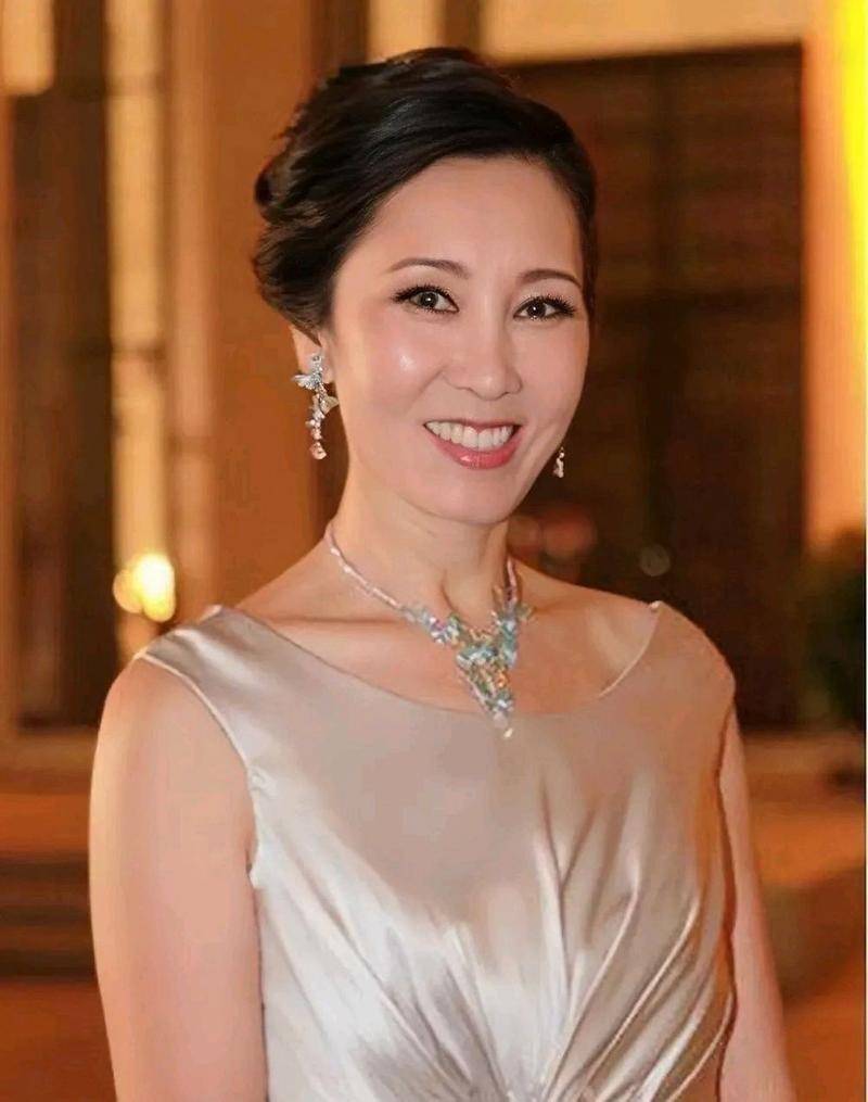 卓林 老婆图片