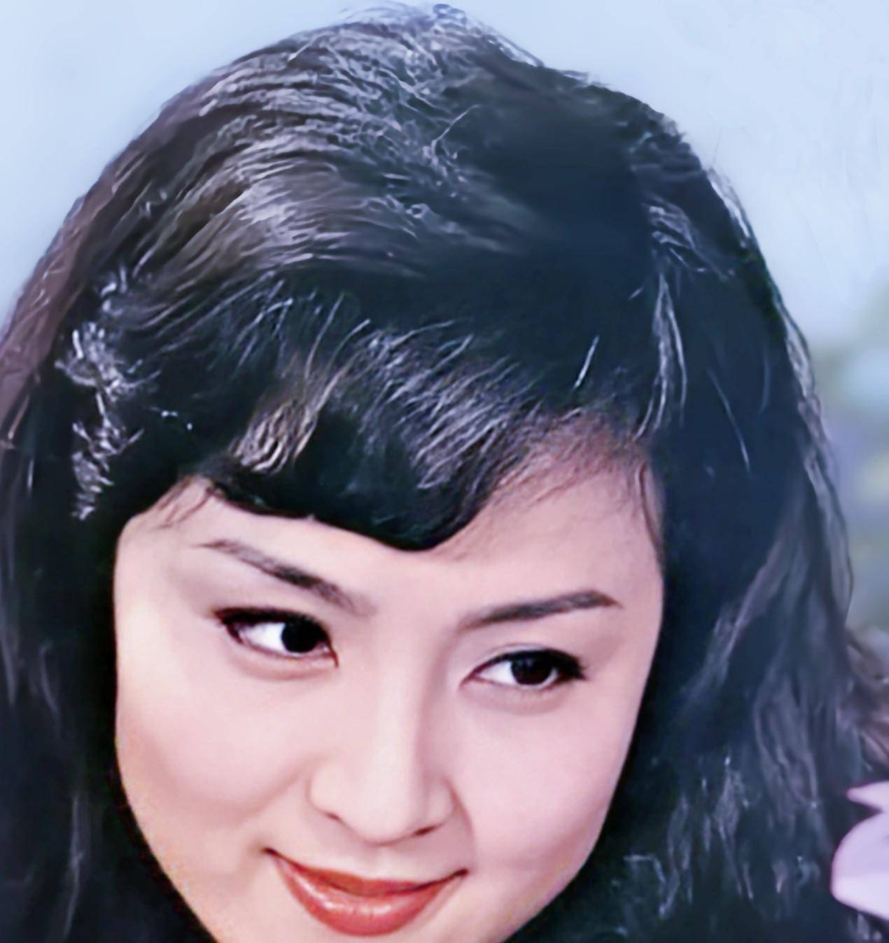 她是从3700人中选出的天赋型女演员,林青霞在她面前也自愧不如_甄珍和