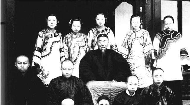 此人娶了自己“妹妹”为妻，后来生下一儿子，影响中国近百年历史