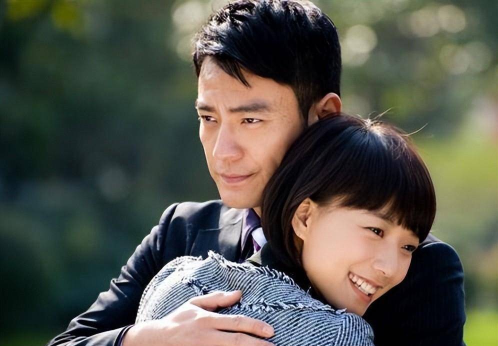 在随后的合作《山楂树之恋》中,他们的公开露面次数大幅增加.