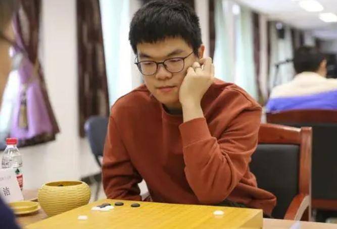 老将柁嘉熹,完胜八冠王柯洁!柯洁,再次被"耍",3连败!_九段_收获_中国