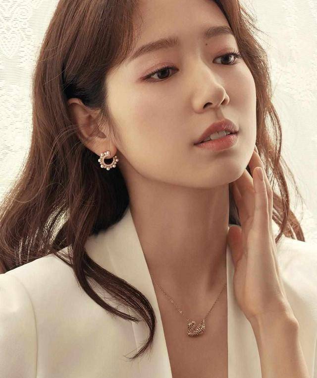 朴信惠秀发惹人爱,日常头皮保养只需5招,养出女神蓬松发!