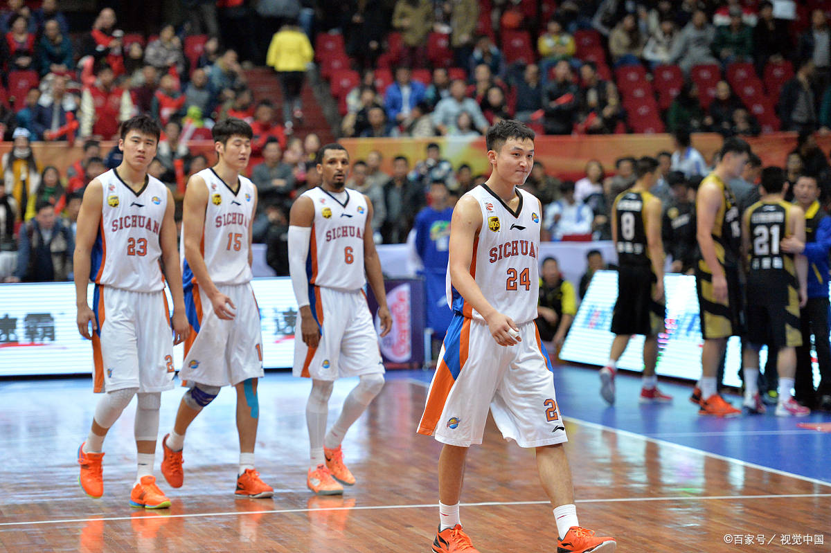 天津队以112:105逆袭战胜广东队!_比赛_比分_机会
