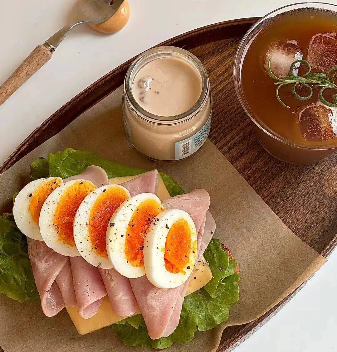 本届展会是以西餐茶饮品行业为主导汇集饮品饮料茶类酒水类咖啡类