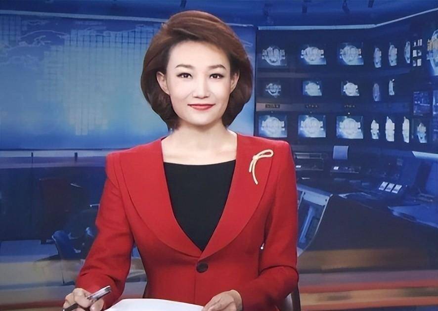 央视美女主持人李梓萌:风光背后有艰辛,婚恋成父母的心病