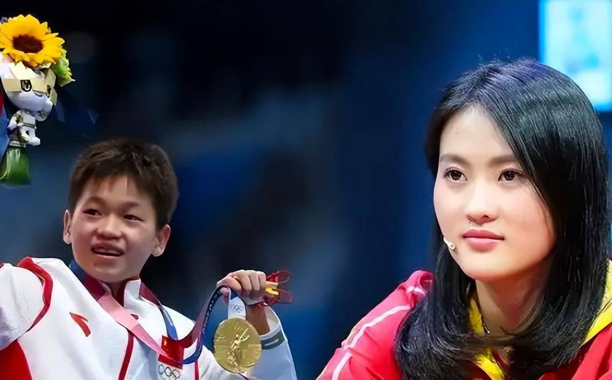 两位奥运冠军,全红婵和教练陈若琳,没有戴头盔上路_社会_问题_行为