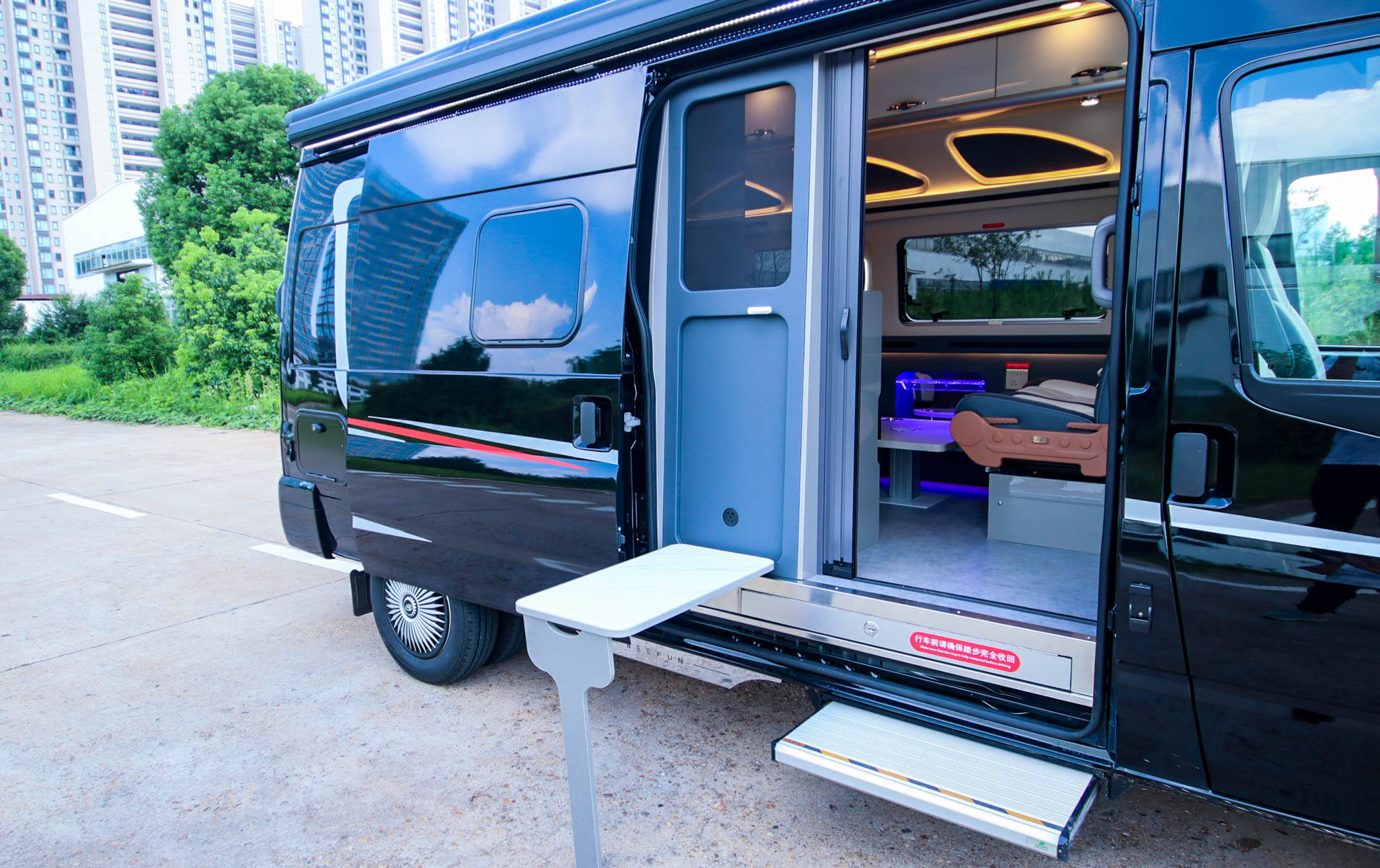 南昌20多万江铃福顺旅居房车,退休夫妻首选!主要大空间易操控!