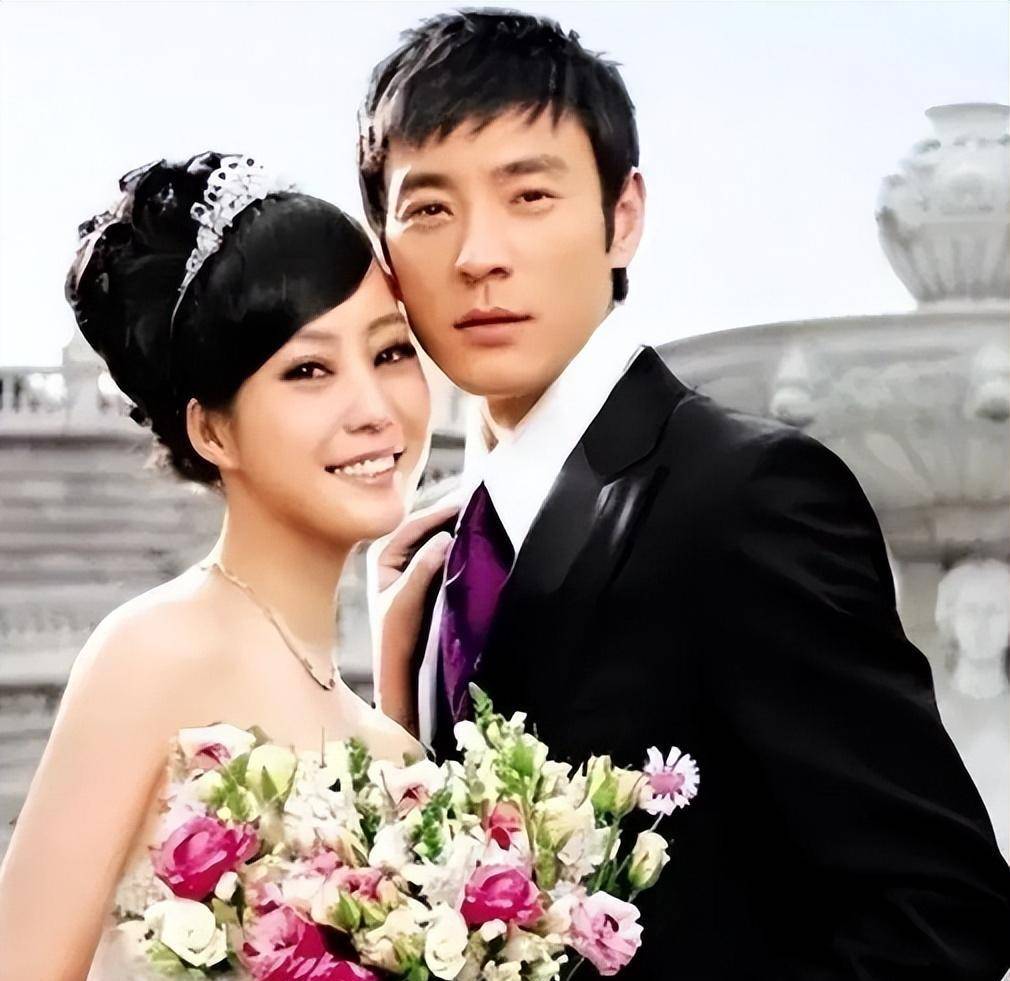 她"一脱成名",和邓超同居三年,当众讽刺章子怡,45岁仍然单身_郝蕾