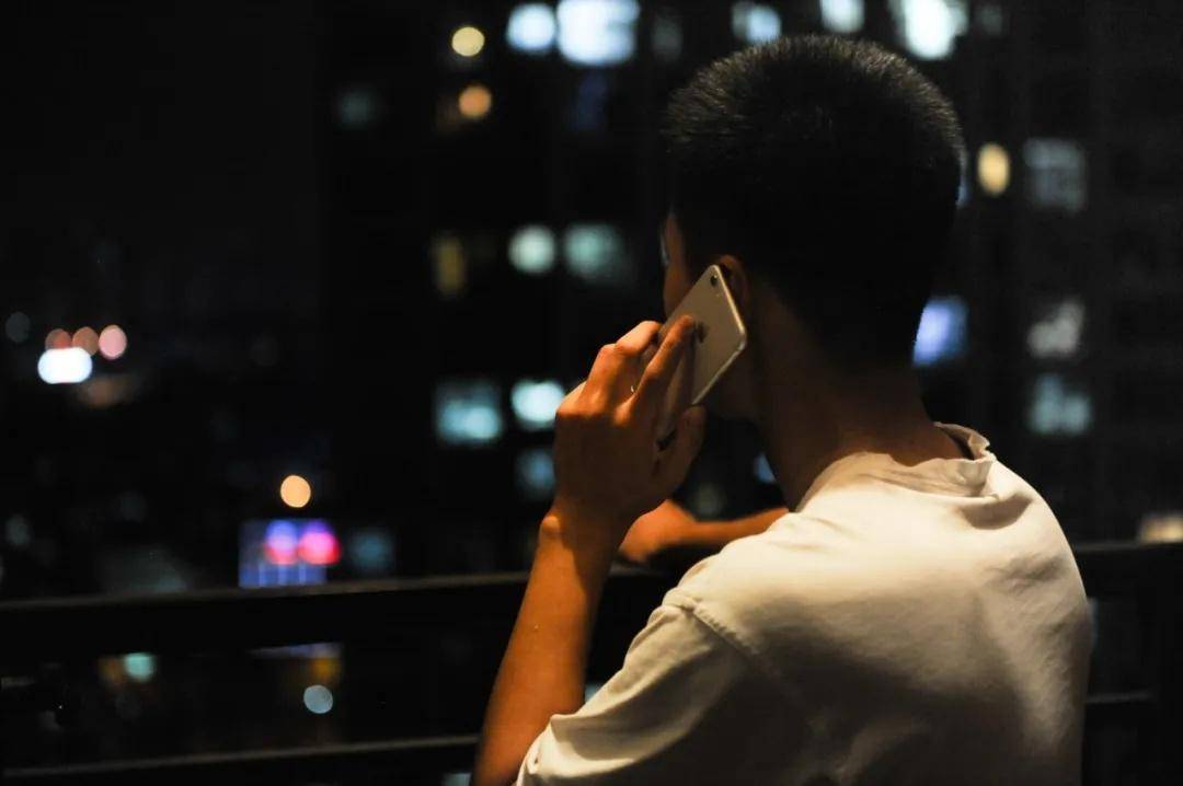 不婚不育,1亿空巢青年"甘愿绝户!网友:不愿让孩子再受苦!