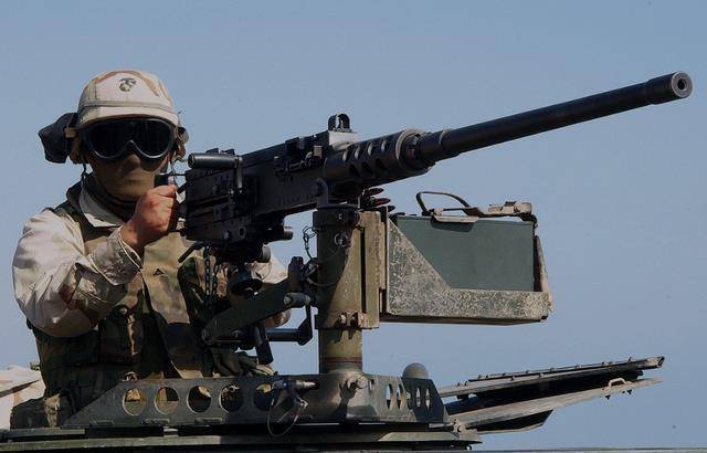 美国陆军的传奇武器,机枪中的常青树——m2勃朗宁大口径机枪_潘兴