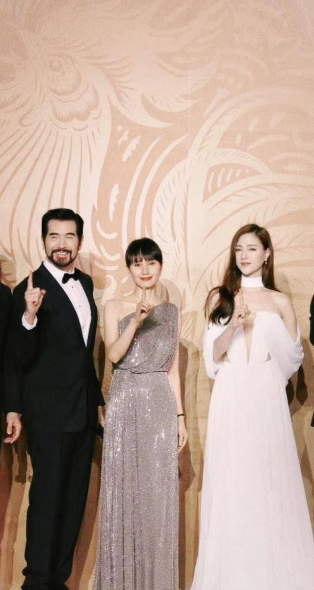 金鸡奖:刘德华梁朝伟撞衫,刘嘉玲周冬雨性感,闫妮张雨绮显胖_明星