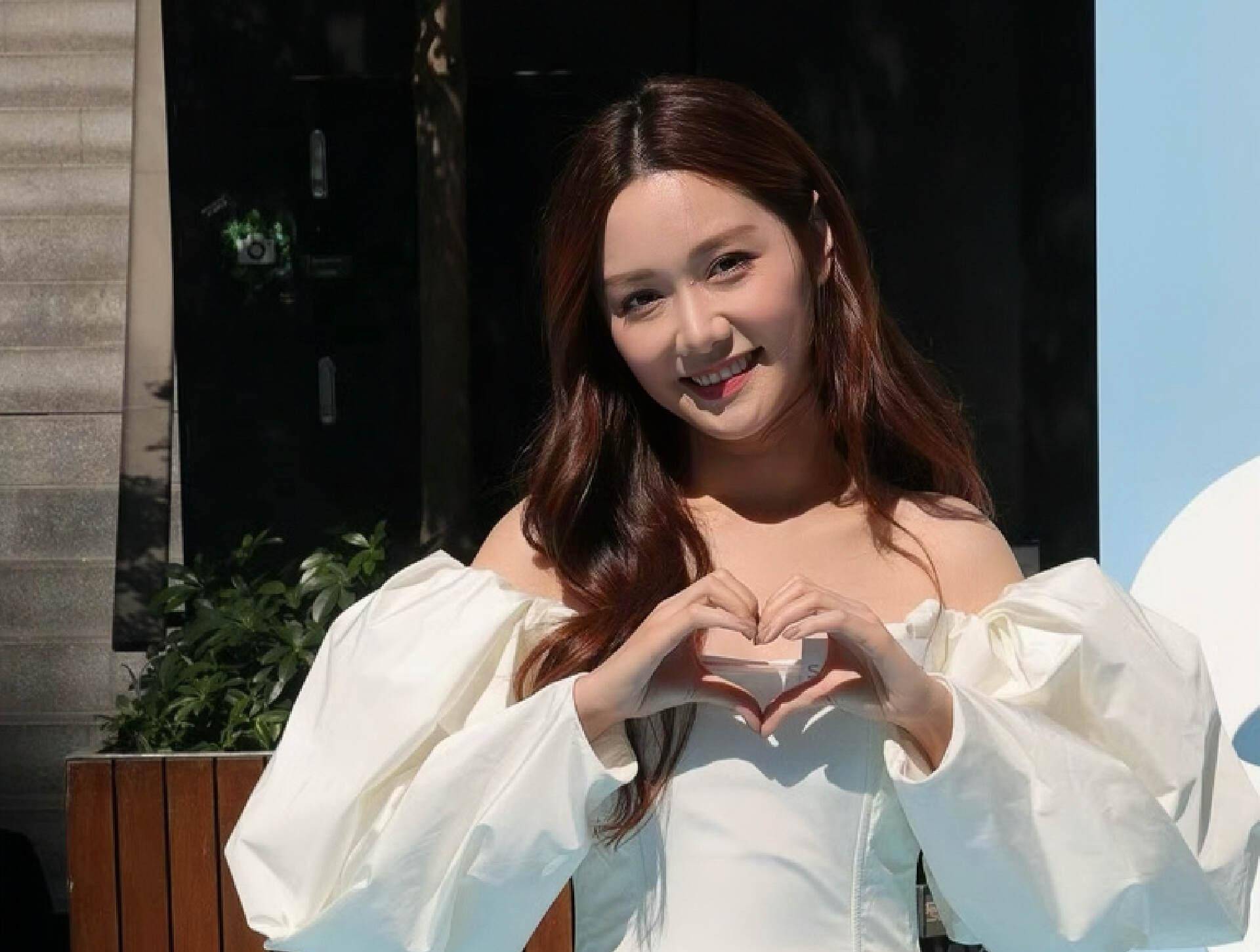 tvb知名金童玉女宣布下月大婚,准新娘瘦身成功颜值回春_汤洛雯_马国明