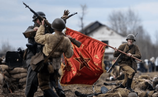 苏德战争,是德军早有预谋先发制人,还是苏军在西线