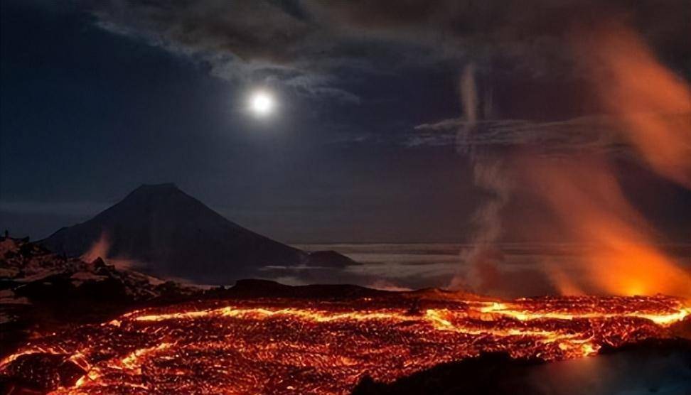 传统上,锡拉火山喷发的日期被定在公元前1500年左右.