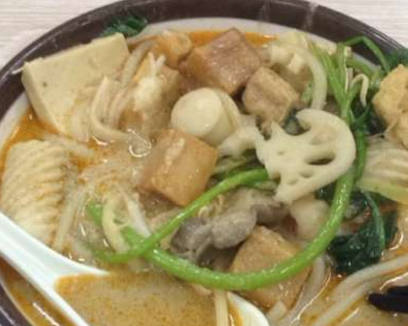 同样**买到的麻辣烫，杨国福和张亮的区别真不是一般大，扎心了(图2)