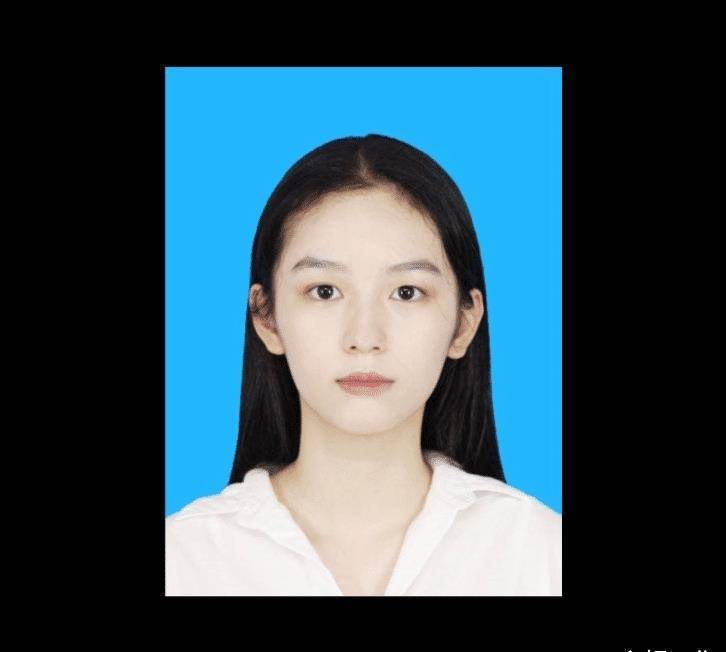 周也只花六块拍证件照,谁料素颜出镜更是吸睛!_网友_方面_地方